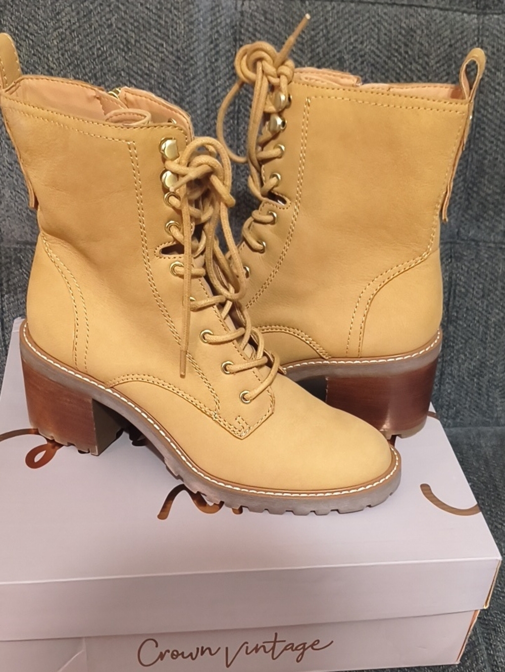 Crown Vintage Women's Mustard Tan Lace-Up Block Heel Boots